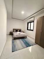 Apartamento, 2 habitaciones, no fumadores, cocina | Cortinas opacas y sistema de insonorización
