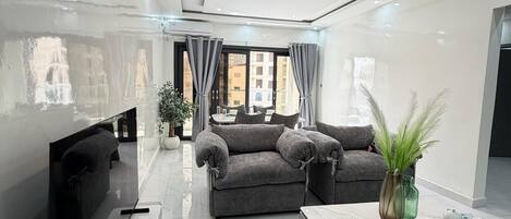 Apartment, 2 Bedrooms, Non Smoking, Kitchen | Living area
