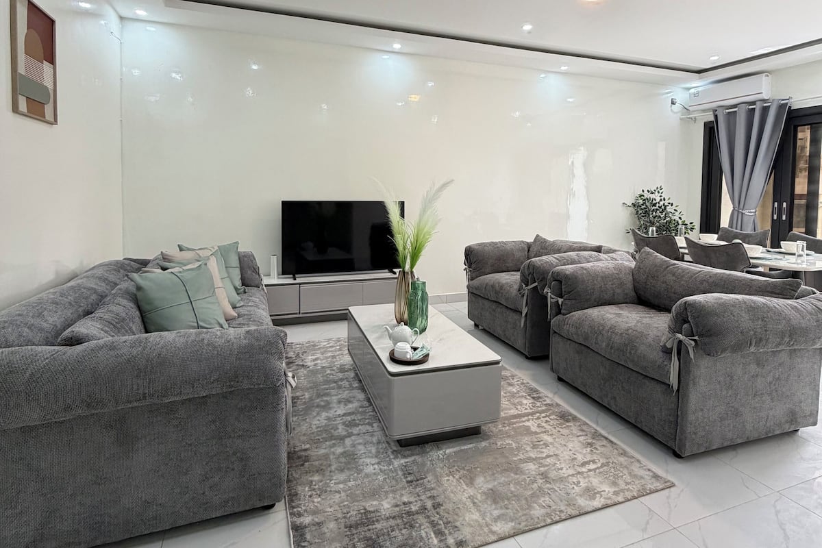 Apartment, 2 Bedrooms, Non Smoking, Kitchen | Individually decorated, individually furnished, blackout drapes