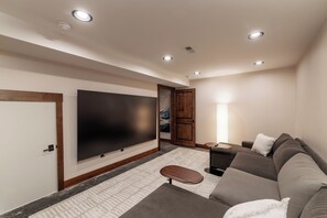 TV connectée, cheminée