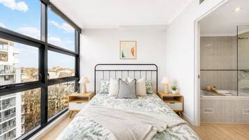 Desk, iron/ironing board, WiFi, bed sheets