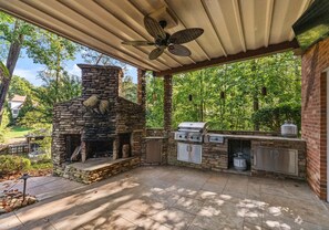 Terrace/patio - Lakeside Landing | Game Room | Sleeps 16 (Mooresville)