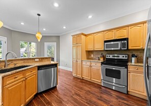 Fridge, microwave, oven, stovetop - Lakeside Landing | Game Room | Sleeps 16 (Mooresville)
