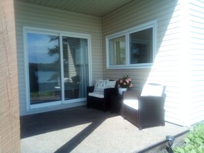 Terrace/patio - Lakefront suite (Dartmouth)
