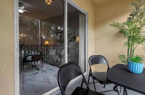 Outdoor dining - Comfortable 3BR Apt at Club Cortile Near Disney (Kissimmee)