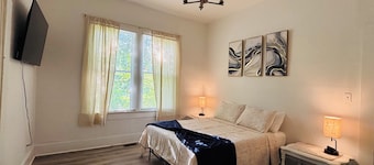 Cozy 2BR Retreat • TVs in Every Room • Streaming Included