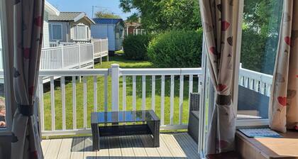 3-bed Caravan, Sleeps 8 With Enclosed Decking