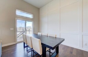 Dining - Specious 3-bedroom townhome with AC in Lee's Summit (Lee's Summit)