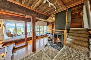 Living area - Monthly Lease - Clearwater Lake View by Tahoe Getaways - Pet-Friendly 4BR in Carnelian Bay (Carnelian Bay)