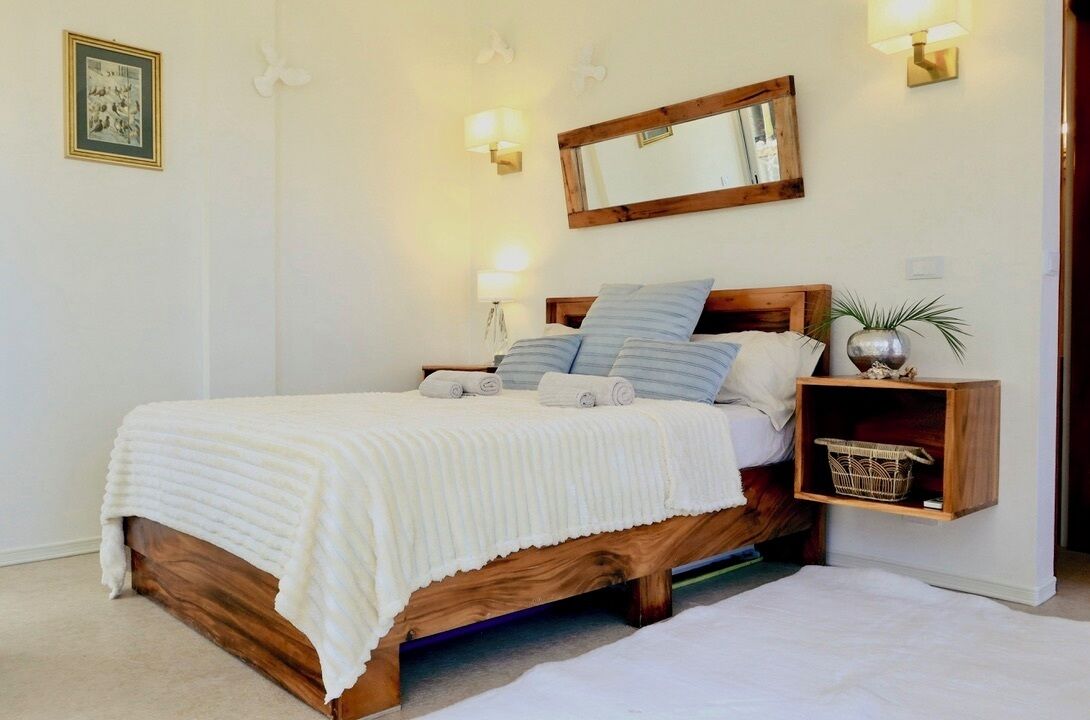 Quarto casal superior, vista para o oceano | Escrivaninha, espaço de trabalho para notebook, Wi-Fi de cortesia