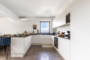 Fridge, microwave, oven, dishwasher - Fiore di Macchja - À 5 min à pied de la plage (Albitreccia)