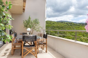 Outdoor dining - Fiore di Macchja - À 5 min à pied de la plage (Albitreccia)