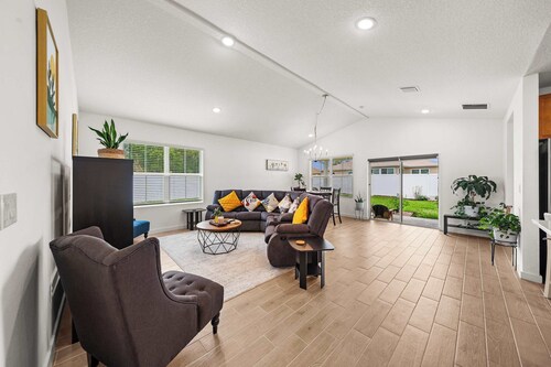 Family-Friendly 2BR Villa in Ocala, FL