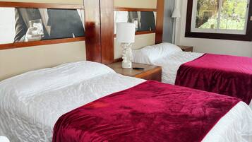 Superior Room, Garden View | Desk, free WiFi