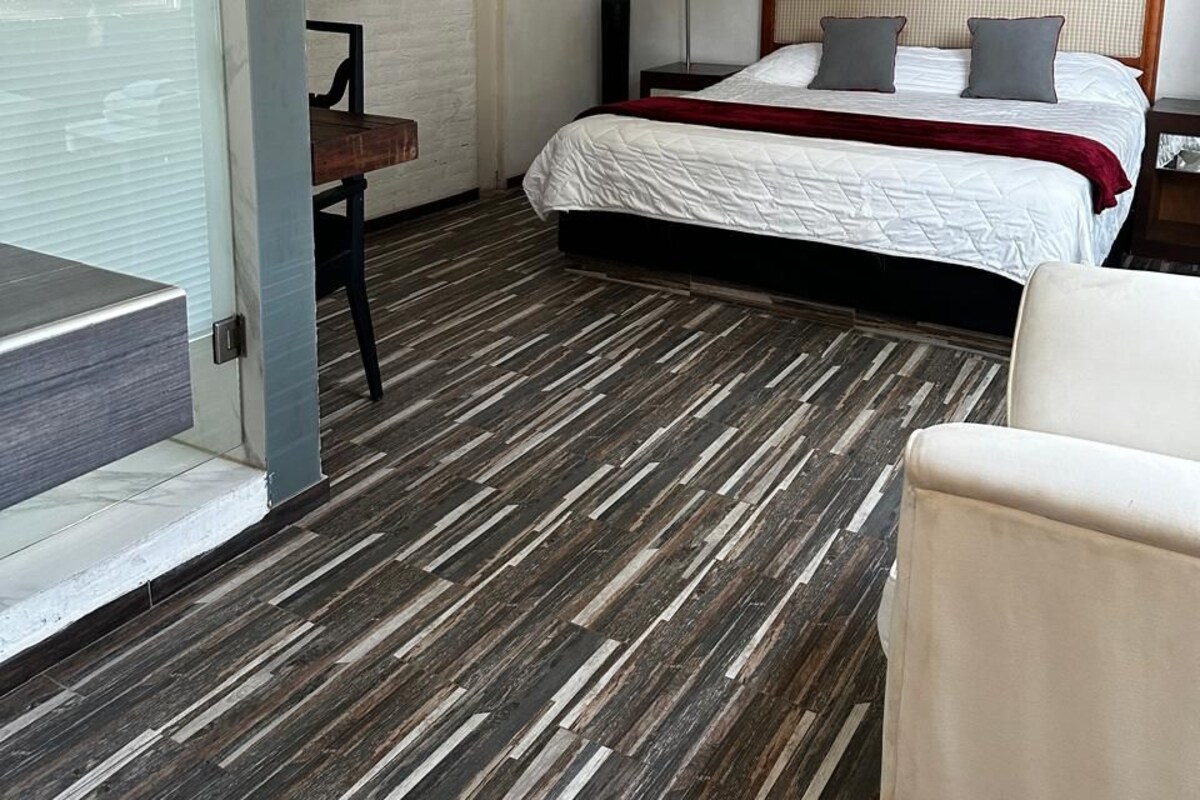 Classic Room, Private Bathroom, Garden View | Desk, WiFi (free), bed sheets