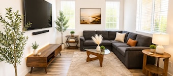 Brand new-Family Modern Family 4BR Sleep 20 Near DTLA, San Gabriel, Disney