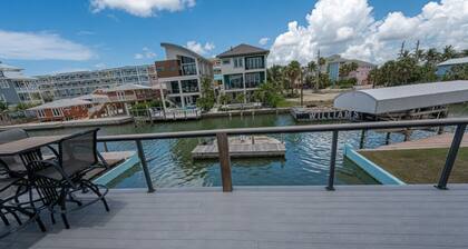 2-bedroom apartment in pleasant Fort Myers Beach with AC
