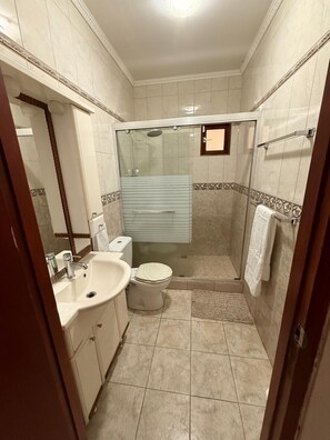 Handtücher, Seife, Toilettenpapier