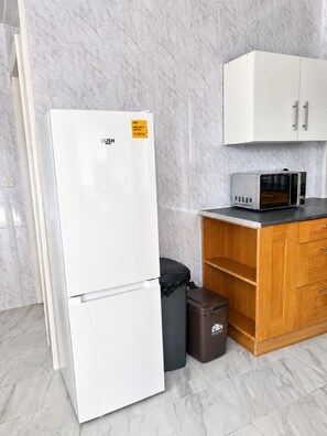 Interior - Modern bungalow, sleeps up to 8, parking, near university (Southampton)