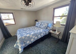 5 bedrooms, iron/ironing board, WiFi, bed sheets - Best Views of Webster Lake! Paddleboards + Swimming (North Webster)