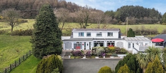 Scenic 3BR Retreat with Countryside Views