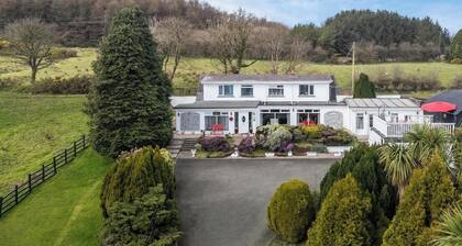 Scenic 3BR Retreat with Countryside Views