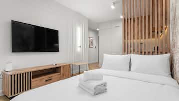 Iron/ironing board, WiFi, bed sheets