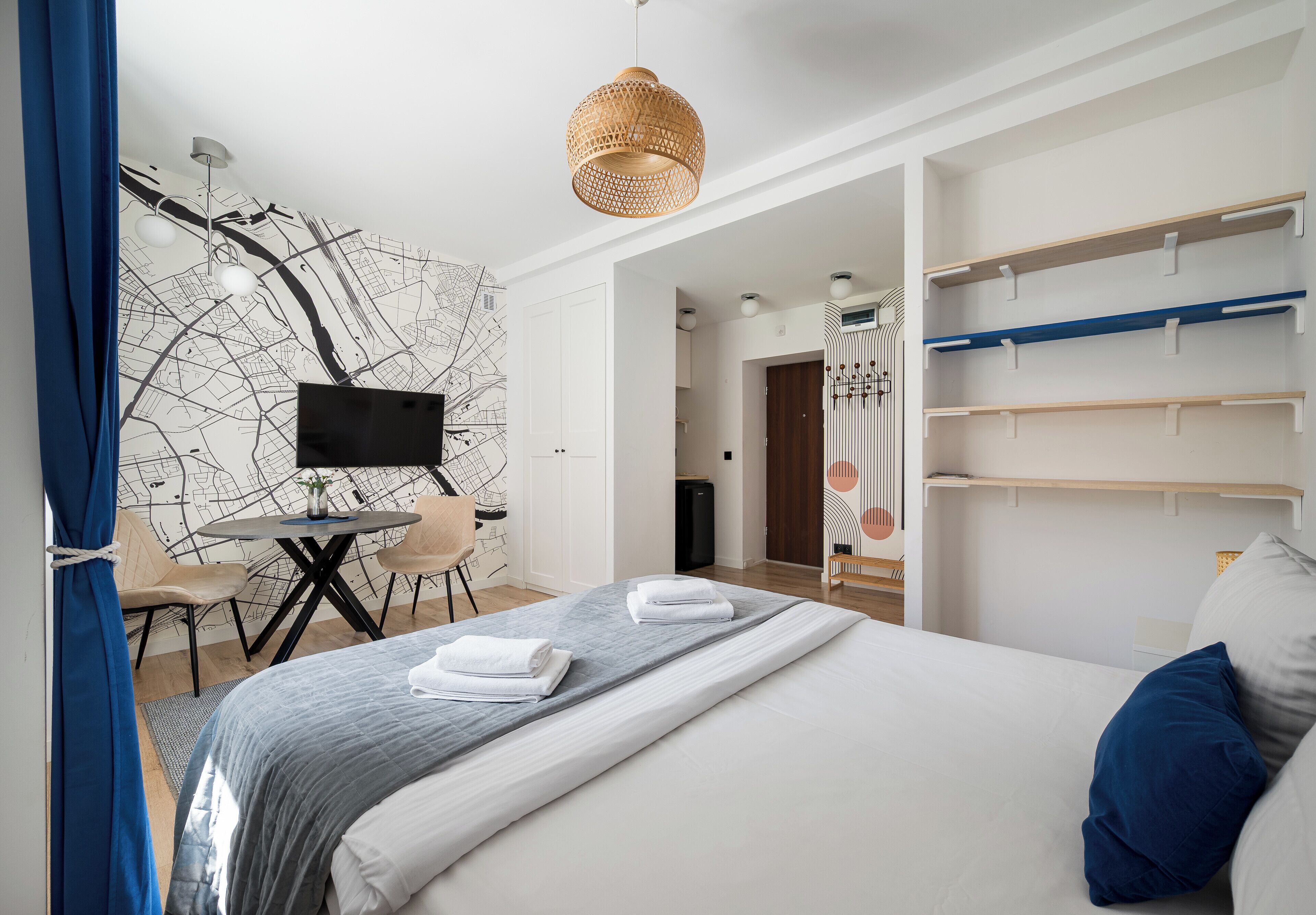 Iron/ironing board, WiFi, bed sheets