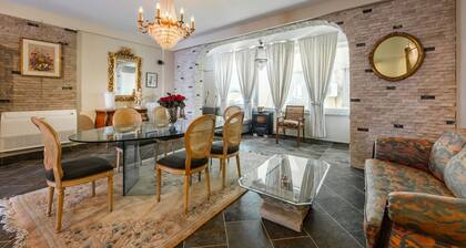 Charming 1BR Apartment in Shkod r City Center