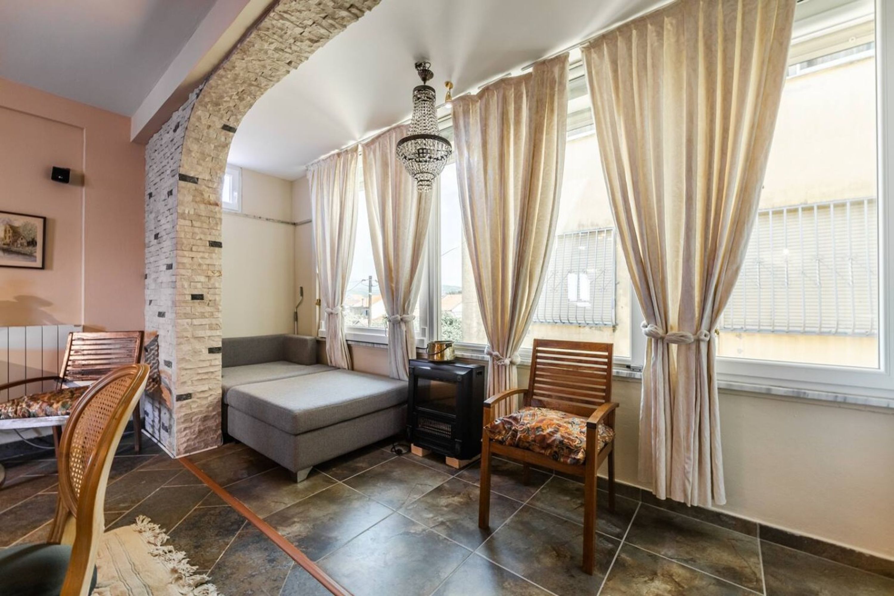 House | 1 bedroom