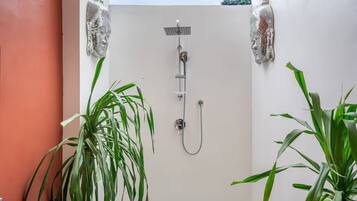Design-villa - 3 soveværelser - privat pool | Badeværelse | Badekåber, bidet