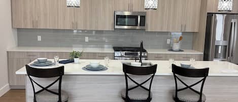 Deluxe Apartment, Non Smoking | Private kitchen