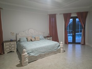 4 quartos, ferros/tábuas de passar roupa, Wi-Fi, roupa de cama