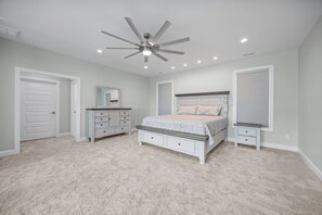 6 habitaciones, tabla de planchar con plancha, wifi y ropa de cama 