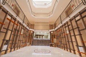 Lobby - Atrium (Çeşme)