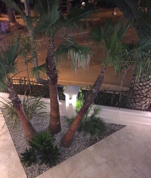 Lobby - Atrium (Çeşme)