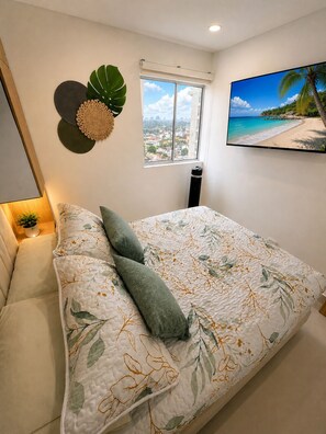 Desk, iron/ironing board, free WiFi, bed sheets - Caribbean Deluxe • Pool, Views & WiFi (Cartagena de Indias)