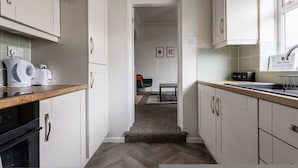 House | 2 bedrooms, desk - Sunderland City Stay Secure Parking Sleeps 4 (Sunderland)