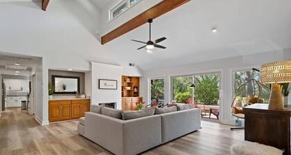 Fabulous 3-Bdrm Beach Home, Short Walk from Beach with Beautiful Golf Views