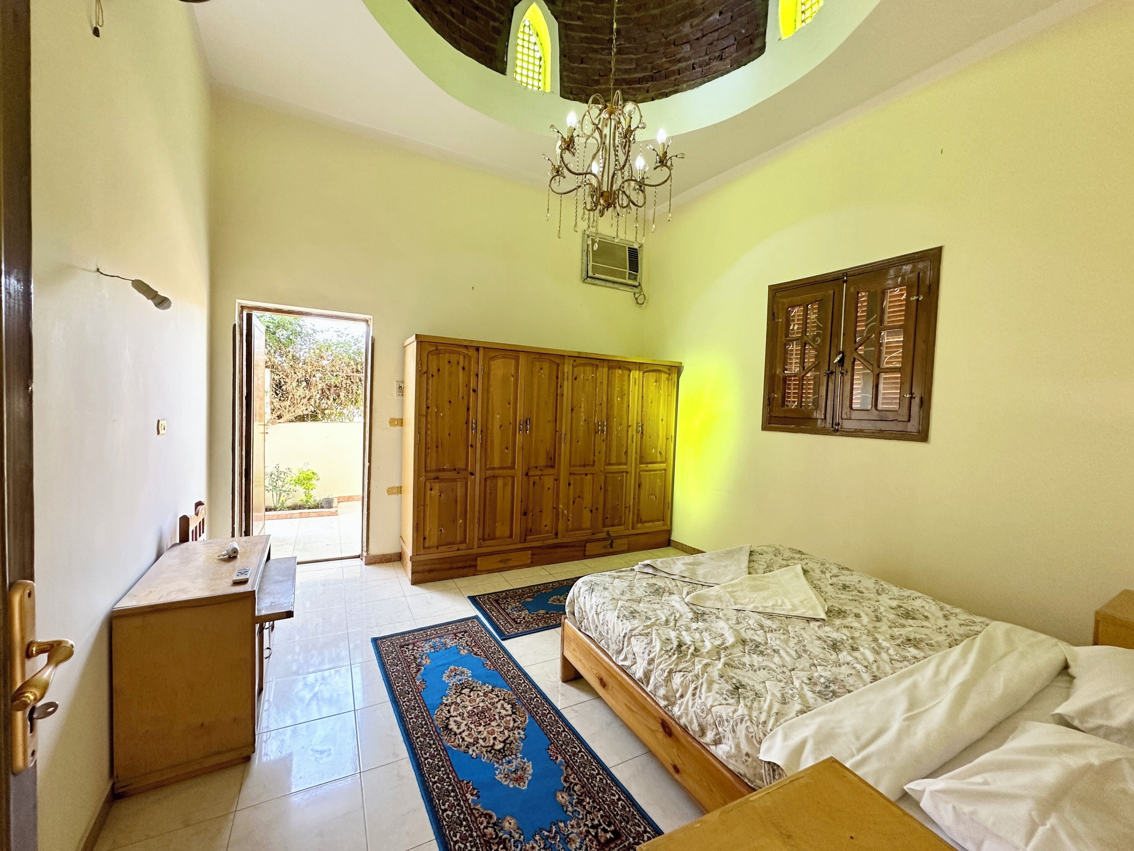 2 bedrooms, iron/ironing board, free WiFi