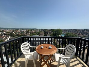 Outdoor dining - Apartment with parking - 4 guests. (Cabourg)
