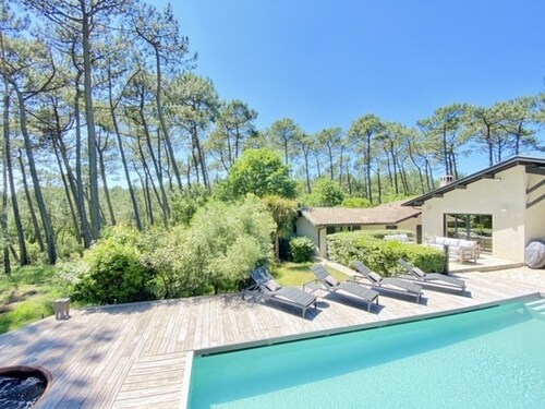 Villa lake view with pool - 12 guests