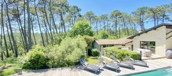 Villa lake view with pool - 12 guests