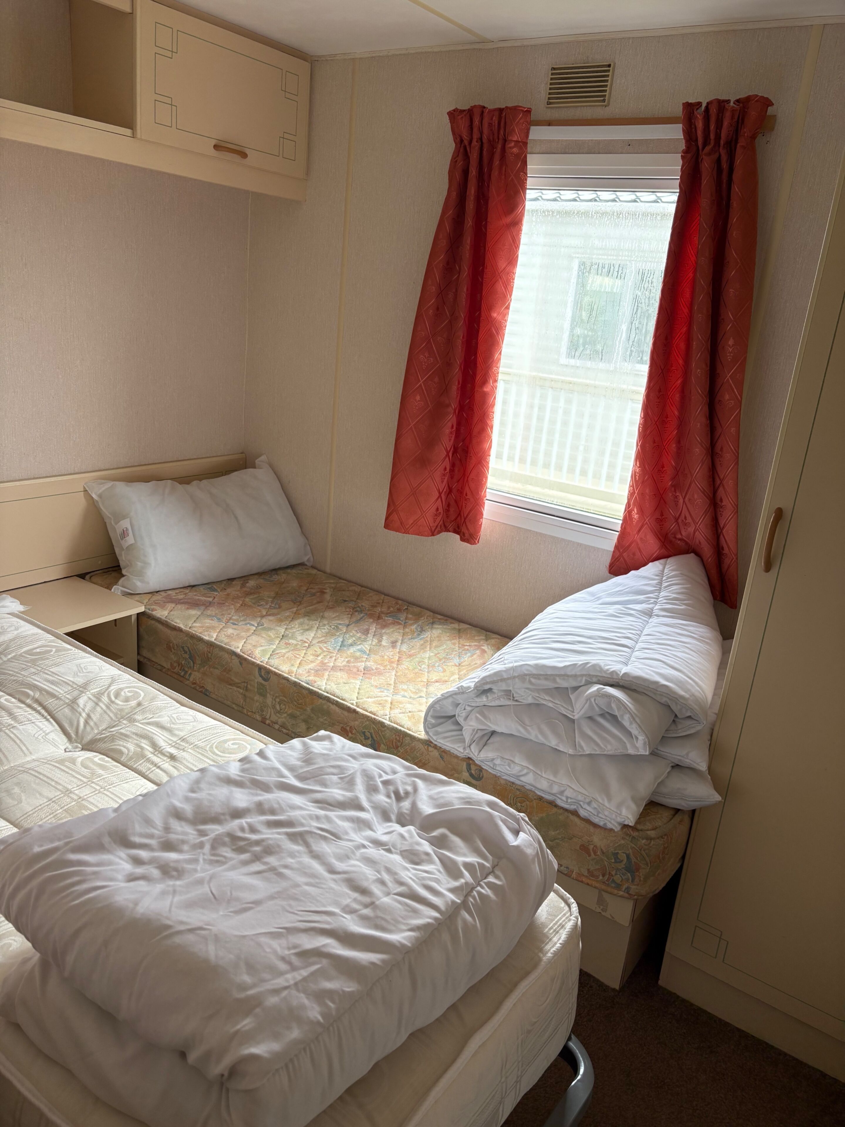 3 bedrooms, iron/ironing board