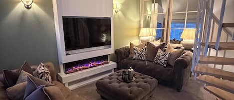 Televisión y chimenea