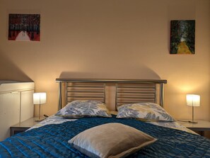 Free WiFi - Apartment with private terrace - 6 guests (Barbezieux-Saint-Hilaire)