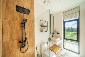 Family Villa, 2 Bedrooms, Private Pool, Garden View | Bathroom | Bathrobes, bidet - Casa Luma Villa Ubud (Ubud)