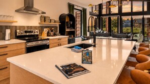 Coffee/tea maker, fridge, microwave, oven