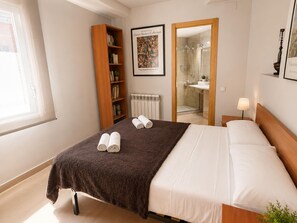 3 chambres, accès au Wi-Fi (inclus), literie fournie