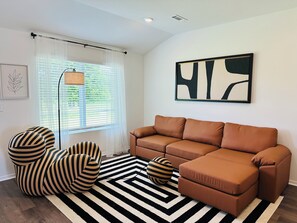 Living area - Green Pastures - Another Blessing House (Siloam Springs)